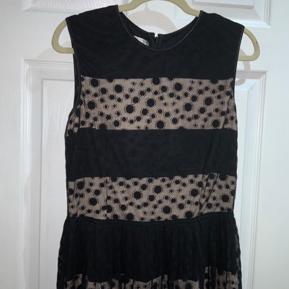 London Style Collection lace overlay dress Sz 12 fit & flare sleeveless lined - Picture 3 of 8